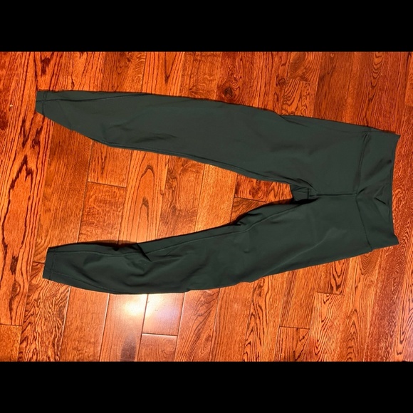 Lululemon tights with unique back leg pattern - Picture 1 of 2